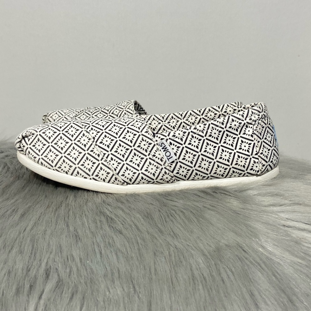 Toms Slip On Women Shoes